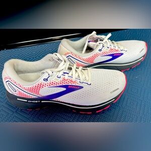 Women’s Brooks Ghost 14. Size 10.